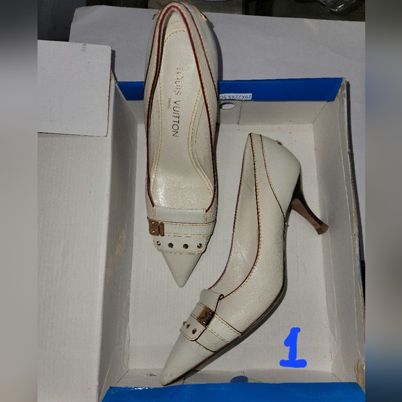 Genuine LV shoes - Picture 2 of 4